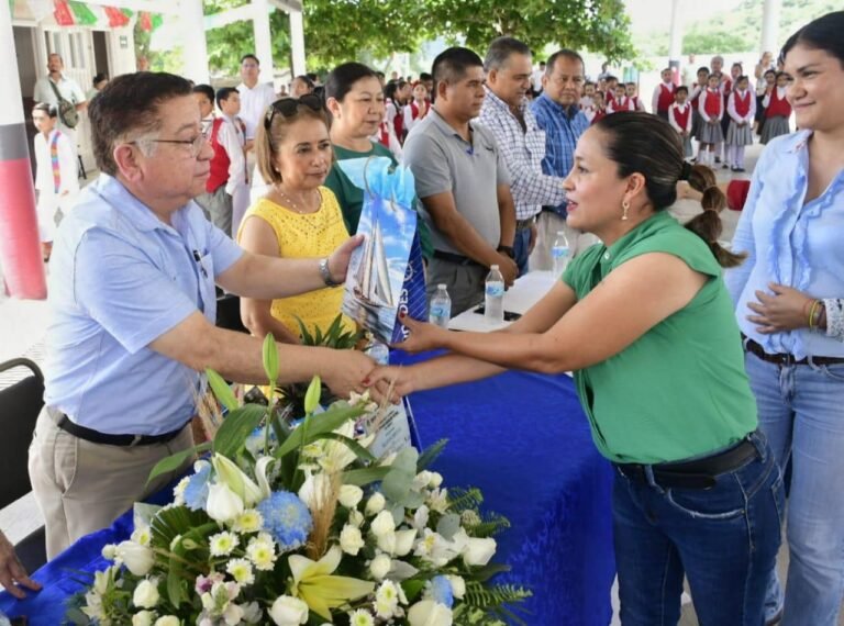 Gobierno municipal rehabilita aulas en escuela primaria