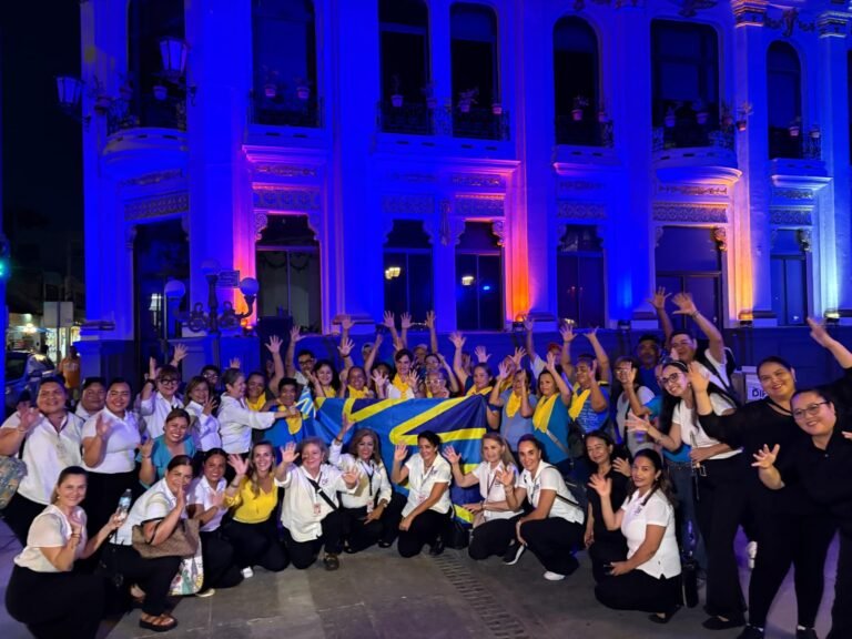 Conmemora Tampico Inclusión de Comunidad Sorda con Encendido Temático en Edificio del DIF Municipal