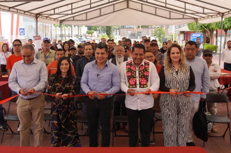 Suman más de 2 mil 600 vacantes en seis Caravanas de Servicios