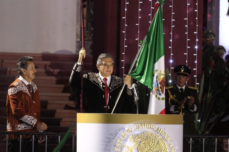 Da Américo Villarreal Grito de Independencia junto a miles de familias tamaulipecas