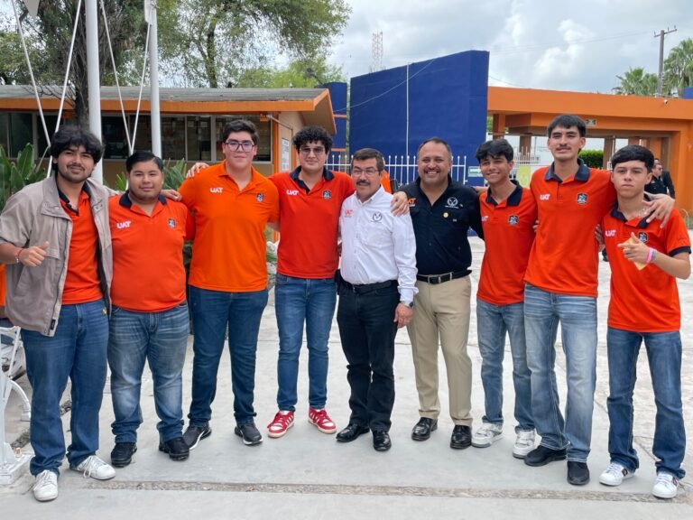 Sostiene rector encuentro con universitarios de Valle Hermoso