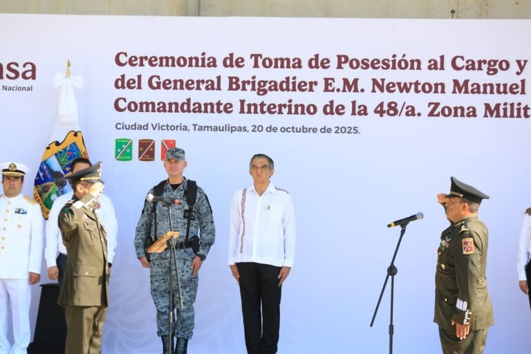 Asiste gobernador Américo Villarreal a toma de protesta del comandante interino de la 48 Zona Militar