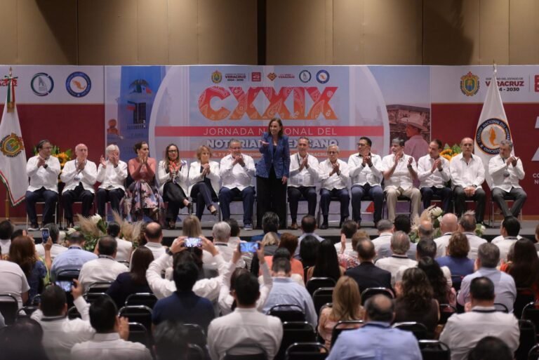 El notariado, garante de la legalidad, confianza y certeza jurídica: Rocío Nahle