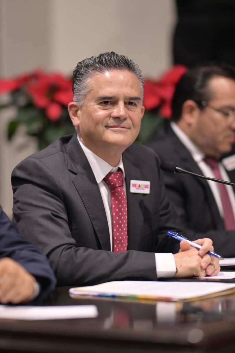 Veracruz cierra el primer año con menos deuda y aumento histórico de visitantes