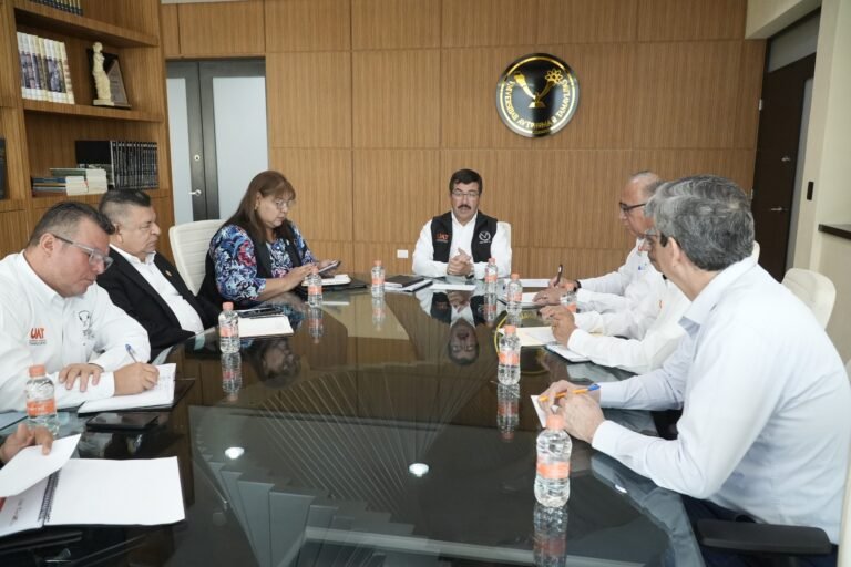 Evalúa rector avances institucionales de la UAT