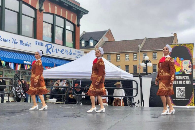 Artistas de la UAT participan en Festival de Día de Muertos en Canadá