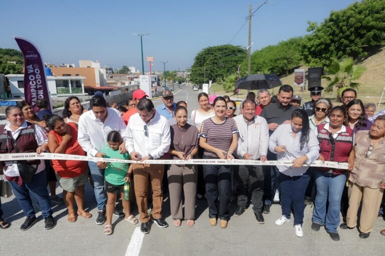 Mónica Villarreal Entrega Nueva Obra de Pavimentación