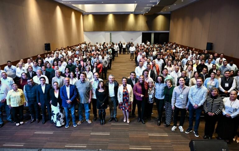 Exhorta Congreso a crear gobiernos municipales honestos y autocríticos