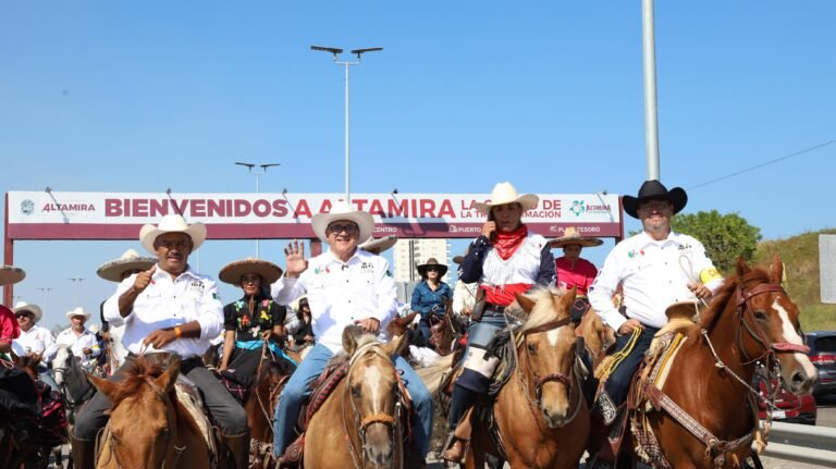Recibe Altamira a más de mil cabalgantes de distintas regiones de México
