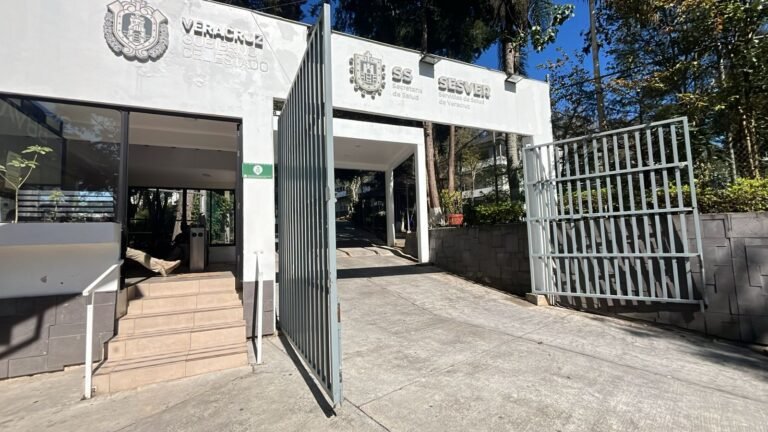 Hacen “inocentes” a trabajadores de Salud, los citan este domingo para tramitar el pago del bono navideño