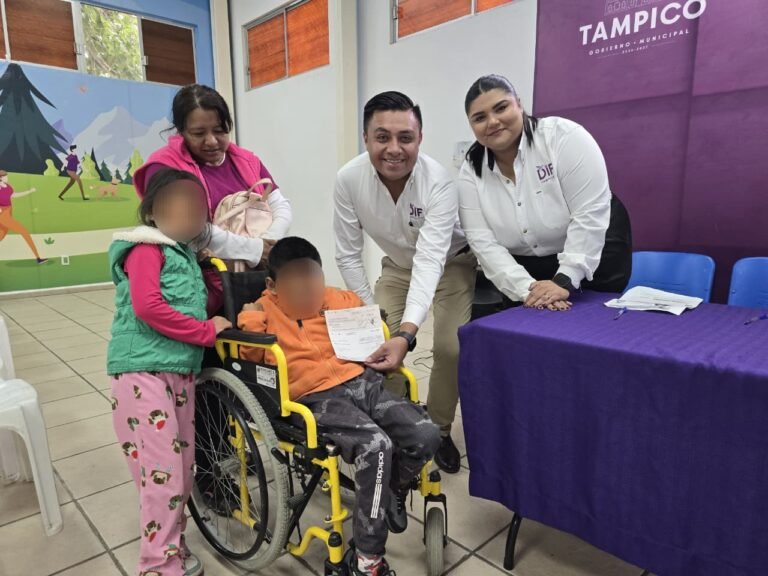 Entrega Sistema DIF en Tampico Becas «Inclusión Tamaulipas» a Menores con Discapacidad