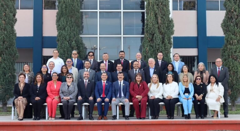 Evalúa rector avances de la UAT al cierre del ciclo escolar