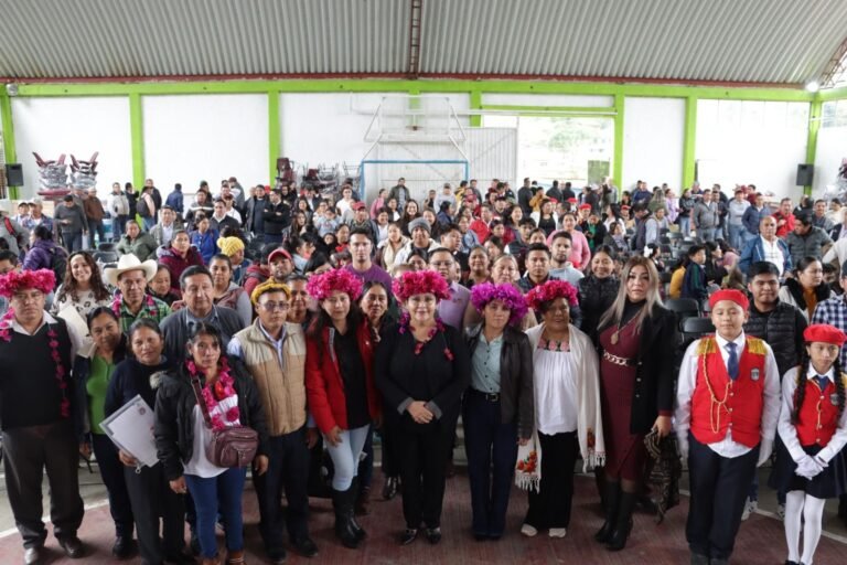 Entrega SEV mobiliario y pintura a escuelas de la zona norte y centro
