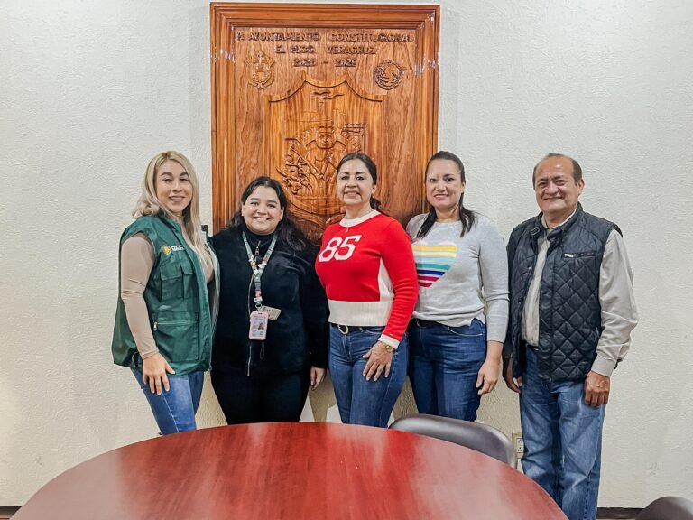 Alcaldesa de El Higo fortalece diálogo con comerciantes y coordinación en materia de salud