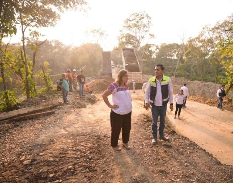 Obra por obra y en territorio, Rocío Nahle verifica la calidad de carreteras