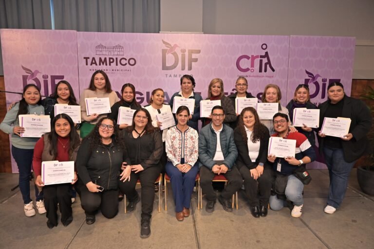 Concluyen Servidores Públicos curso básico de Lengua de  Señas Mexicana del DIF Tampico