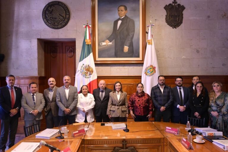 Rocío Nahle encabeza histórica sesión que consolida orden y legalidad en la UPAV