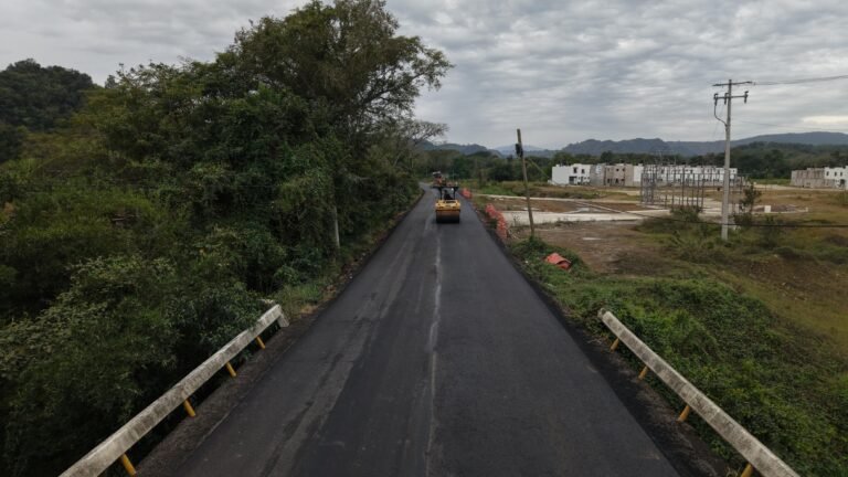 Modernización de vías estatales mejora conectividad y dinamiza economía regional: Rocío Nahle