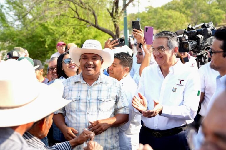 Reconocen ejidatarios de Llera respaldo de Américo ante problemática con empresa eólica