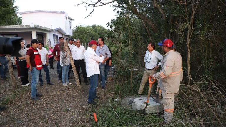 Supervisa Armando Martínez drenaje en colonias de Altamira