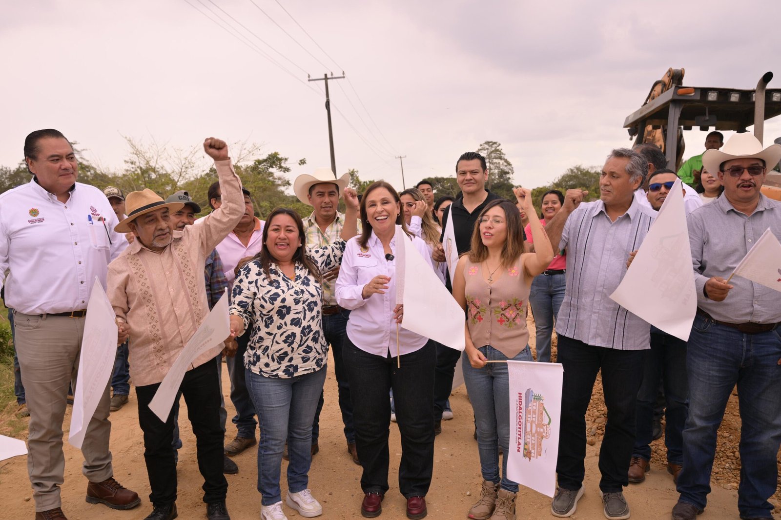 Cumple Rocío Nahle con construcción de 18 km de carretera Hidalgotitlán–Uxpanapa