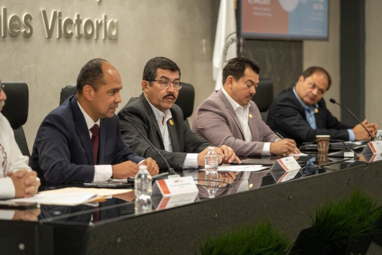 Exponen en la UAT conferencia “Voto Migrante, Elecciones 2027”