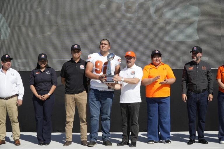 El rector Dámaso Anaya inaugura la temporada 2026 de la LUFAUAT