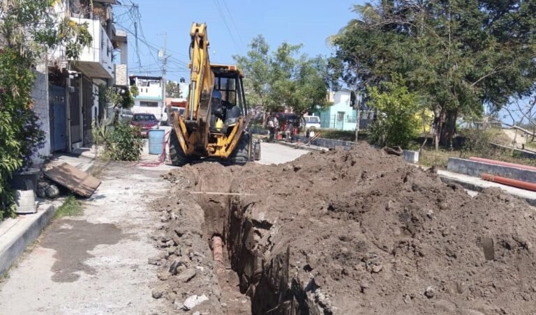 COMAPA Altamira repone líneas de drenaje en colonias y fraccionamientos