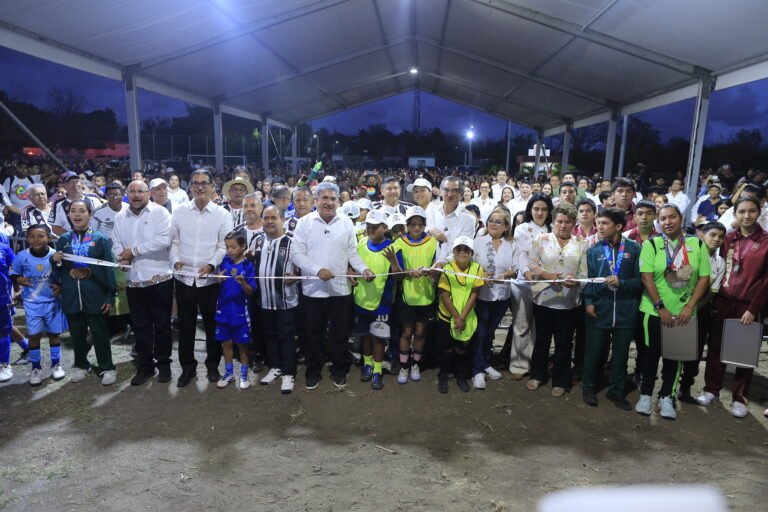 Supervisa Américo Villarreal proyectos productivos y deportivos en el sur de Tamaulipas