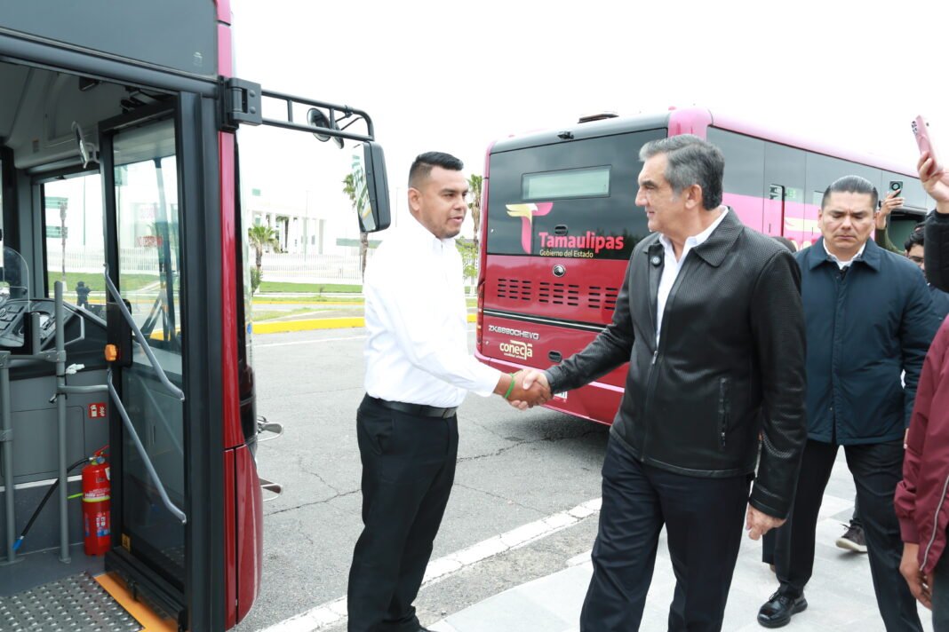Supervisa gobernador unidades del nuevo sistema de transporte público de Tamaulipas