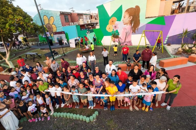 Entrega Mónica Villarreal rehabilitación del Parque “José A. Torres” en la colonia Insurgentes
