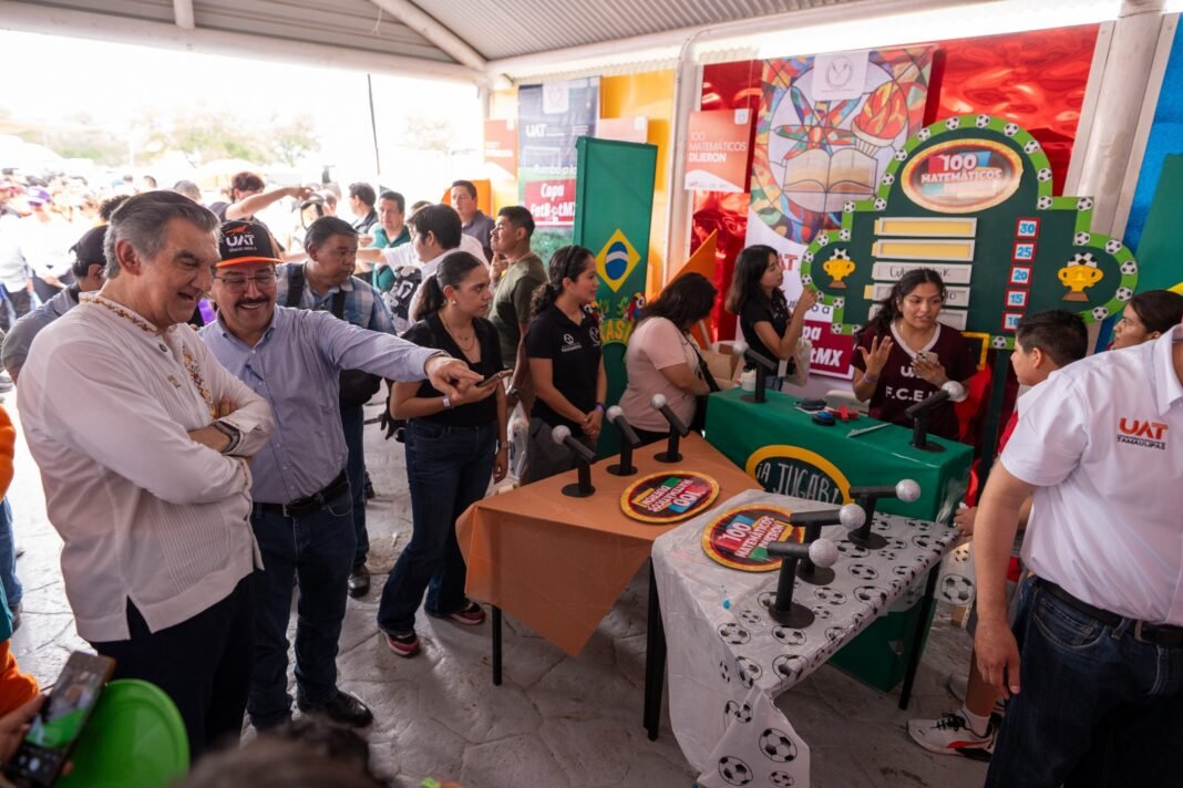 Rodeado de niños alegres, el gobernador Américo y el rector Dámaso Anaya disfrutaron de las amenidades de la UAT en el DIFzania 2026