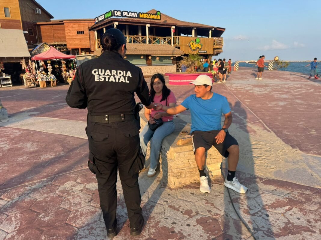 Implementa Guardia Estatal de Género campaña contra la violencia familiar en Playa Miramar.