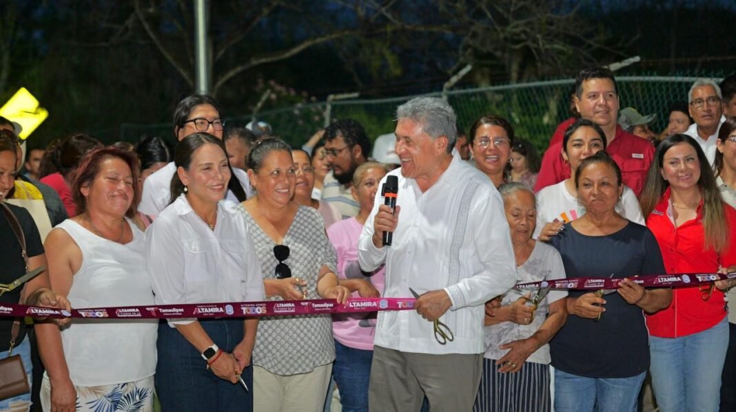 Inaugura Armando Martínez importantes vialidades en la zona rural