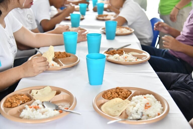 Alimentación y esperanza llegan a las aulas del CAM No. 14 de Coatzacoalcos