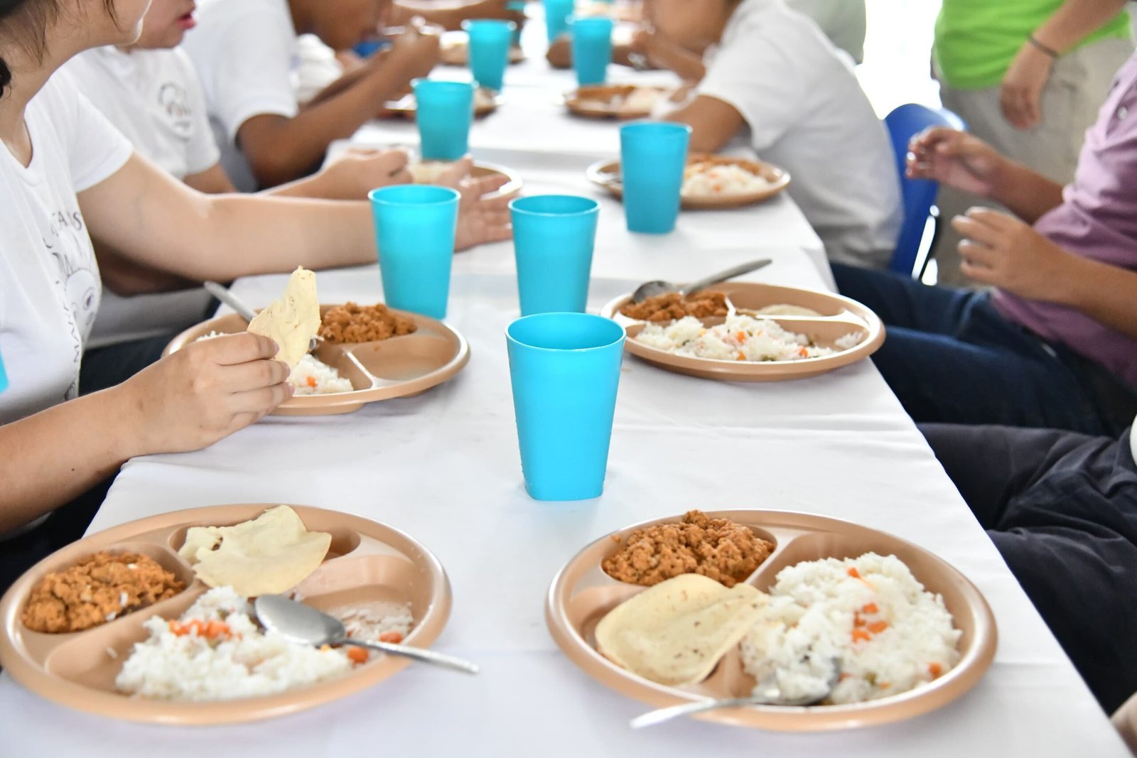 Alimentación y esperanza llegan a las aulas del CAM No. 14 de Coatzacoalcos