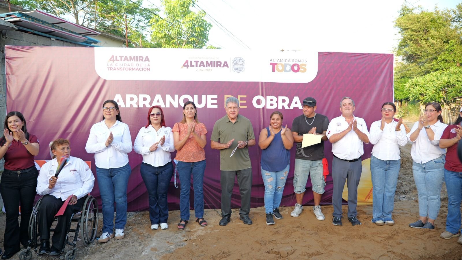 Arranca Armando Martínez obra de pavimentación en el sector Monte Alto