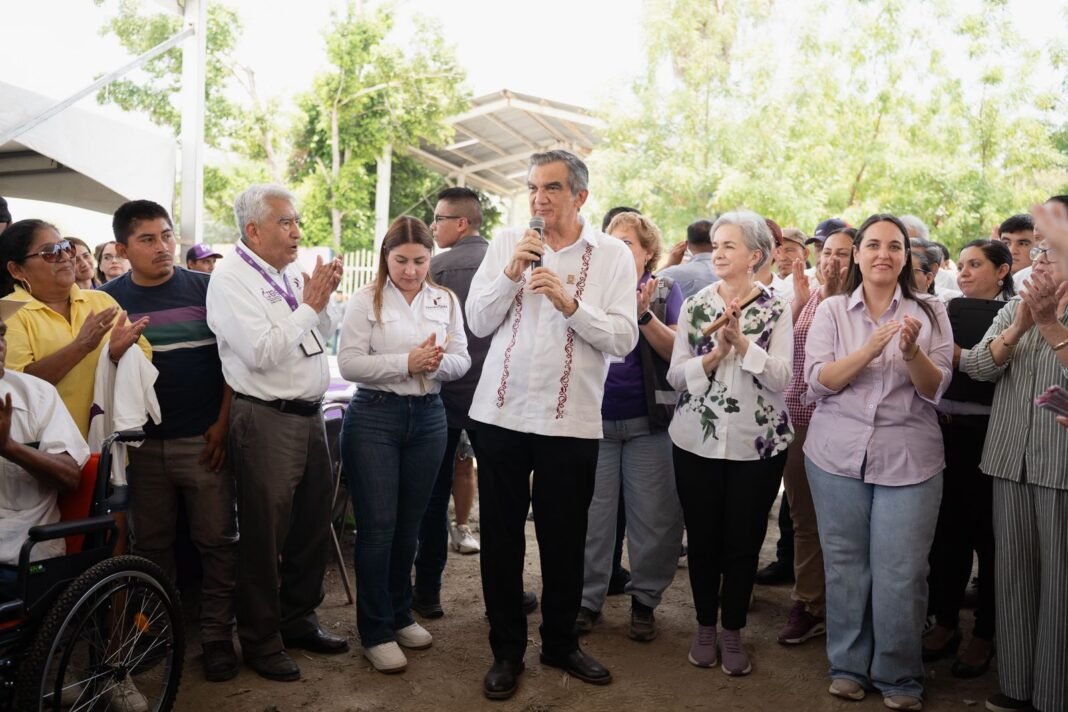 Américo y María de Villarreal llevan apoyos y servicios gratuitos a las familias de Antiguo Morelos