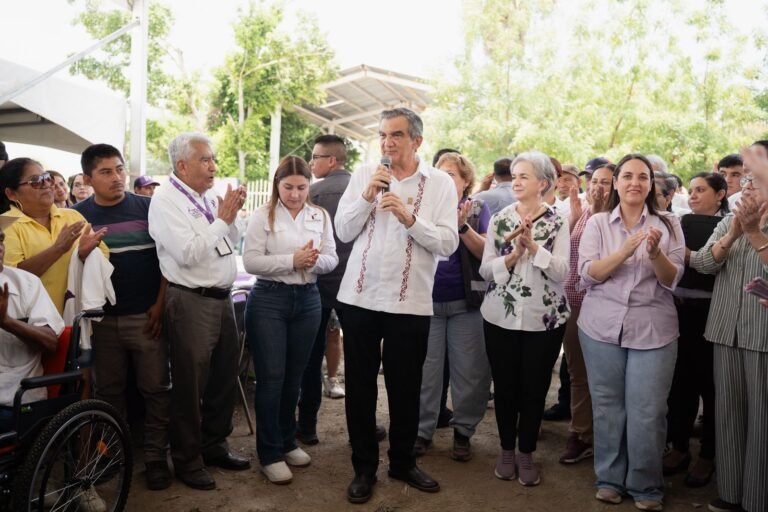Américo y María de Villarreal llevan apoyos y servicios gratuitos a las familias de Antiguo Morelos