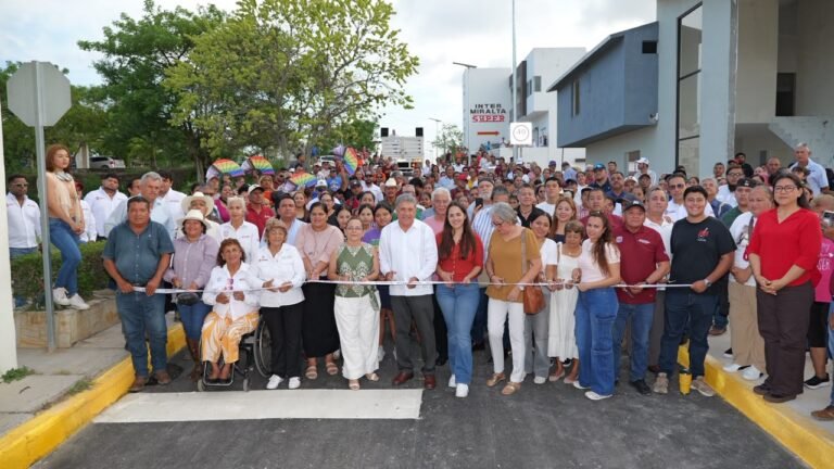 Dignifica Armando Martínez vialidades del ejido Vega de Esteros