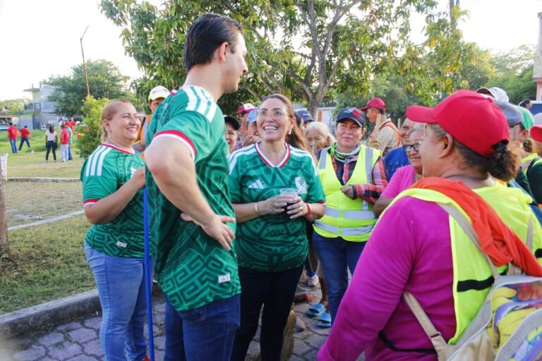 Mayra Anel encabeza jornada de rescate de áreas verdes en la colonia Solidaridad