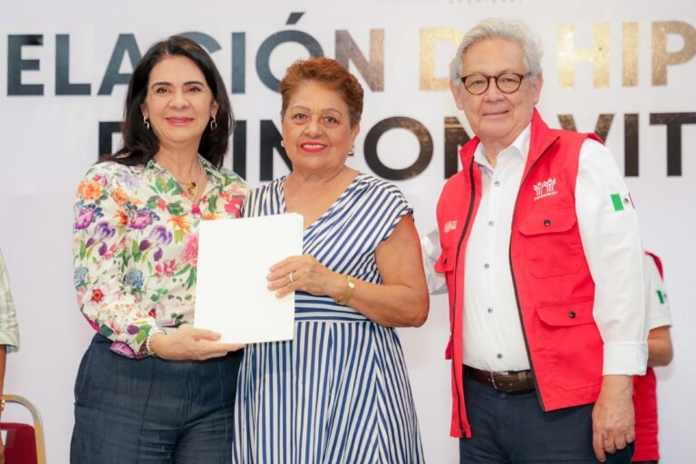 Entrega Mónica Villarreal certeza jurídica a más de 700 familias con cancelación de hipotecas