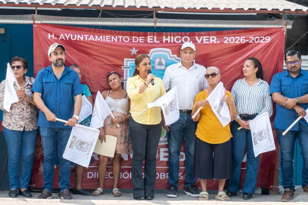 Arranca Mary Martínez millonaria rehabilitación de calle frente a la Clínica del IMSS en El Higo