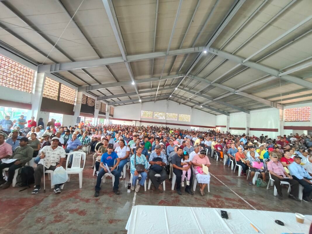 Entrega SEDARPA 1,334 apoyos directos al sector acuícola y pesquero en Pánuco