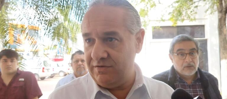 Adrián Oseguera recorre colonias para rendir cuentas y defiende reformas impulsadas por la Cuarta Transformación