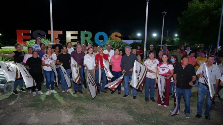 Transforma Armando Martínez la zona rural con alumbrado solar autónomo