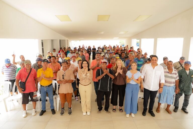 Mónica Villarreal fortalece respaldo a pescadores de Tampico durante temporada de veda