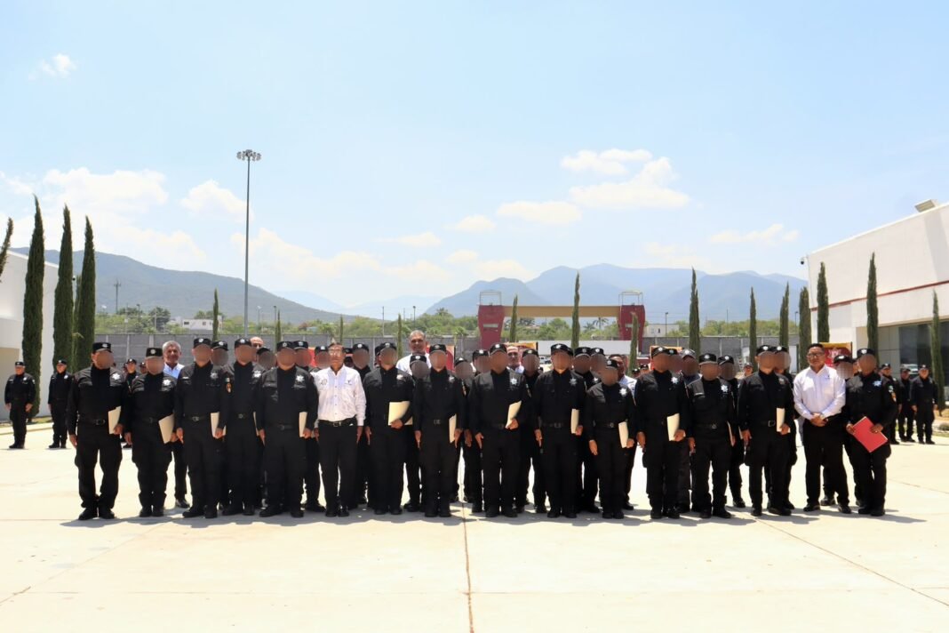 Entrega SSPT constancias a egresados del 22 escalón de Medicina Táctica Policial