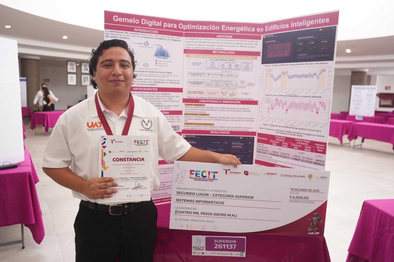 Estudiante de la UAT diseña dispositivo para reducir el consumo eléctrico en edificios