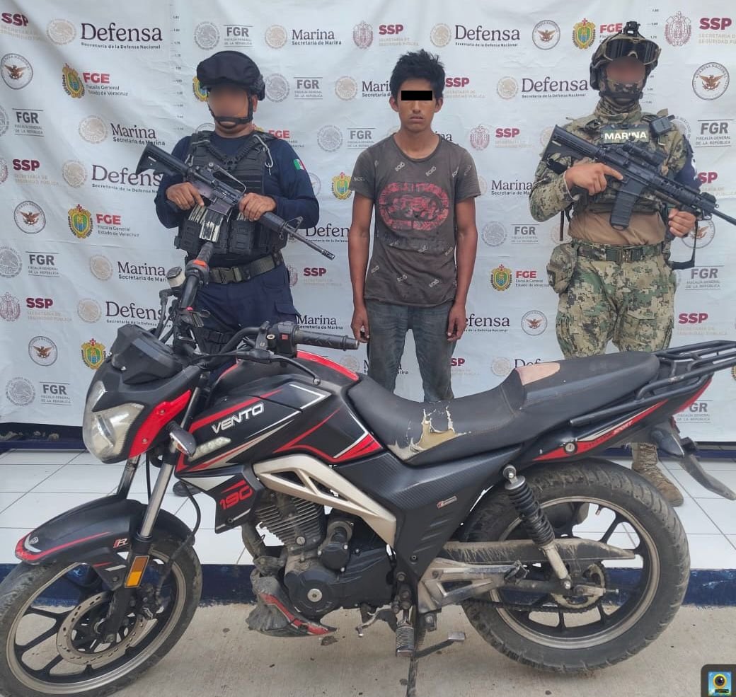 En Veracruz detienen a 35 y aseguran droga, armas y 34 vehículos